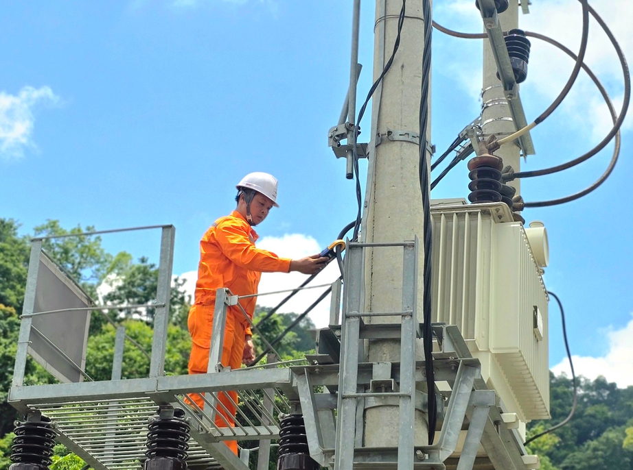 Sửa cơ chế điều hành giá điện: Không thể “EVN lỗ bao nhiêu, dân bù bấy nhiêu”- Ảnh 1. Sửa cơ chế điều hành giá điện: Không thể “EVN lỗ bao nhiêu, dân bù bấy nhiêu”- Ảnh 1.