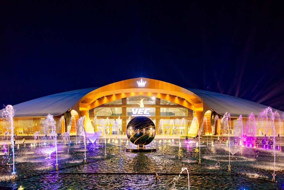8Wonder 2025: Âm nhạc đẳng cấp, check-in công trình khát vọng Việt Nam- Ảnh 1. 8Wonder 2025: Âm nhạc đẳng cấp, check-in công trình khát vọng Việt Nam- Ảnh 1.