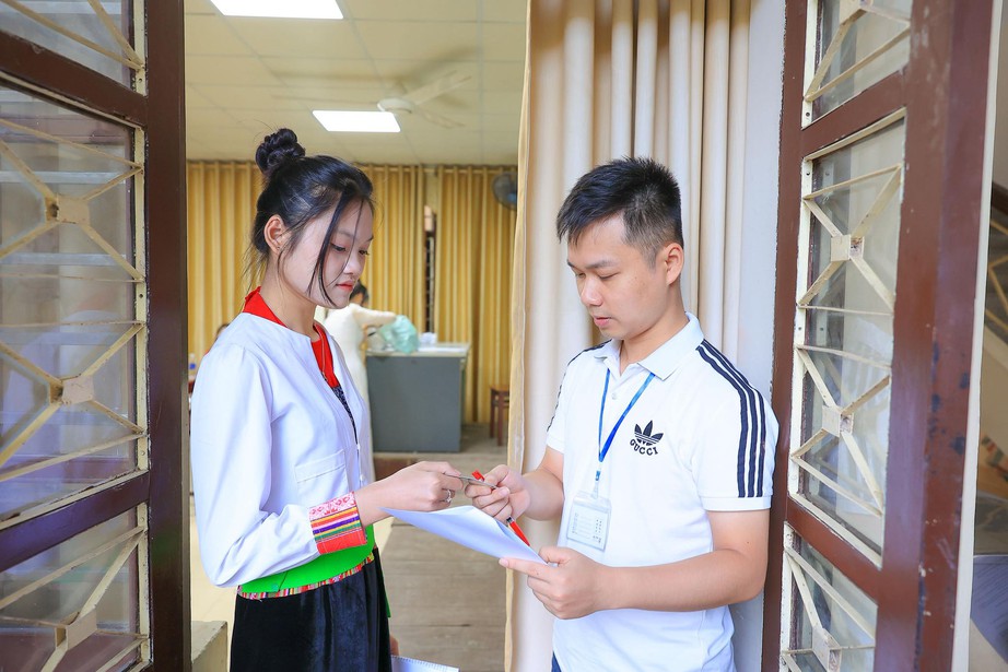 ĐH Sư phạm Hà Nội 2 công bố điểm chuẩn 2025, cao nhất 28,52 điểm- Ảnh 1. ĐH Sư phạm Hà Nội 2 công bố điểm chuẩn 2025, cao nhất 28,52 điểm- Ảnh 1.