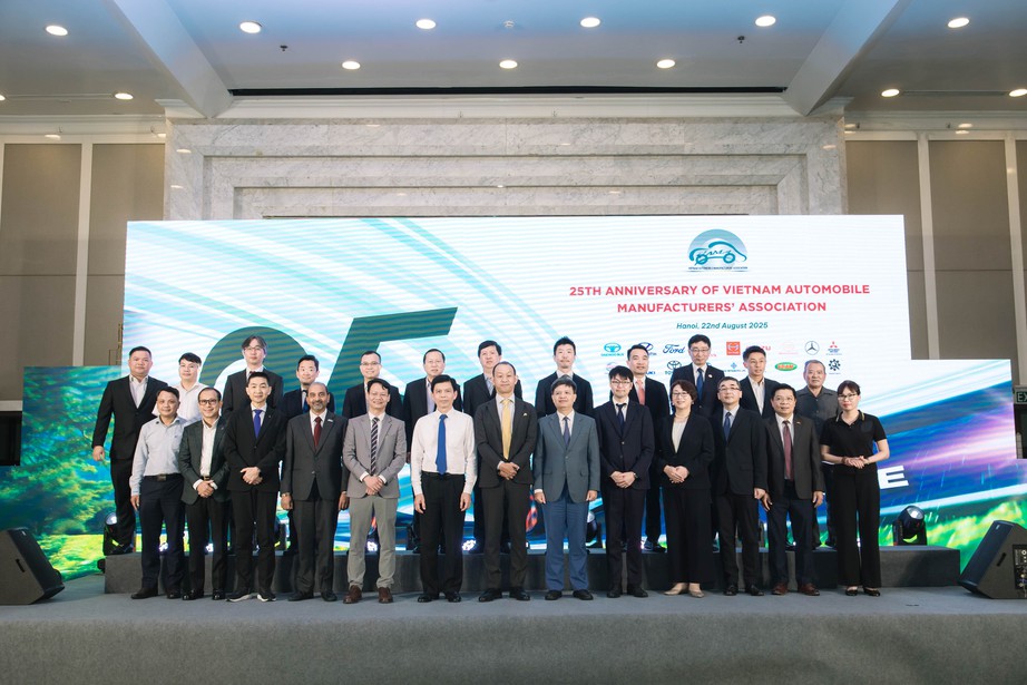 VAMA cam kết thúc đẩy phát triển giao thông xanh tại Việt Nam- Ảnh 1. VAMA cam kết thúc đẩy phát triển giao thông xanh tại Việt Nam- Ảnh 1.