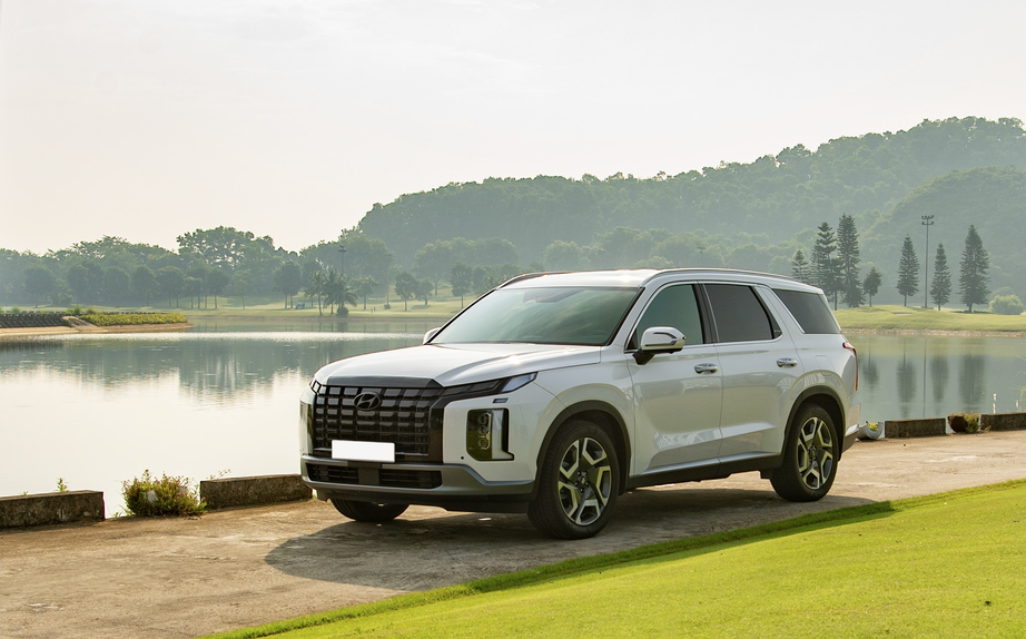 Hyundai Palisade đang ngang giá các mẫu xe hạng dưới- Ảnh 1. Hyundai Palisade đang ngang giá các mẫu xe hạng dưới- Ảnh 1.