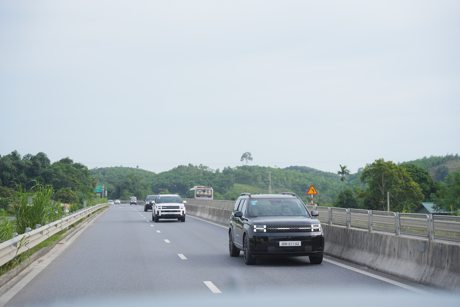 Hyundai SantaFe có giá mới, cạnh tranh hơn- Ảnh 1. Hyundai SantaFe có giá mới, cạnh tranh hơn- Ảnh 1.