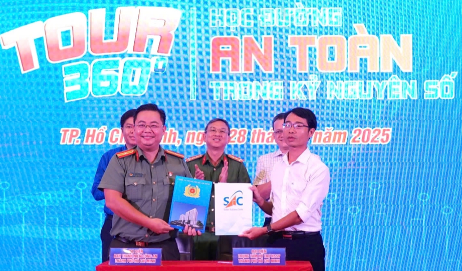 Ra mắt “Biệt đội 360” giúp học sinh, sinh viên TP.HCM phòng chống lừa đảo- Ảnh 1. Ra mắt “Biệt đội 360” giúp học sinh, sinh viên TP.HCM phòng chống lừa đảo- Ảnh 1.