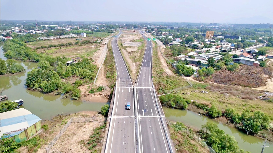 “Vẽ lại bản đồ” giao thông siêu đô thị 14 triệu người: Những điểm nghẽn cần khơi thông- Ảnh 3. “Vẽ lại bản đồ” giao thông siêu đô thị 14 triệu người: Những điểm nghẽn cần khơi thông- Ảnh 3.