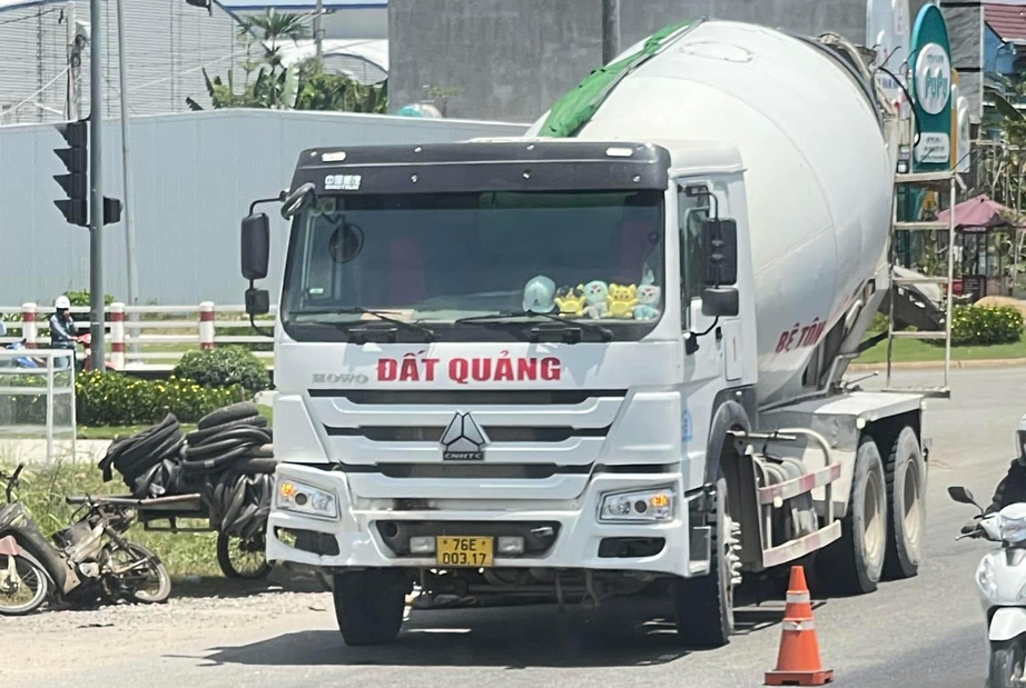 Va chạm xe bồn trên QL1, người đàn ông điều khiển xe kéo tử vong- Ảnh 1. Va chạm xe bồn trên QL1, người đàn ông điều khiển xe kéo tử vong- Ảnh 1.