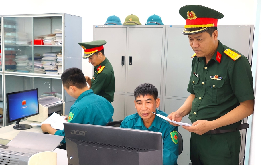 Hướng dẫn xếp lương chỉ huy trưởng, phó chỉ huy trưởng Ban chỉ huy quân sự cấp xã- Ảnh 1. Hướng dẫn xếp lương chỉ huy trưởng, phó chỉ huy trưởng Ban chỉ huy quân sự cấp xã- Ảnh 1.