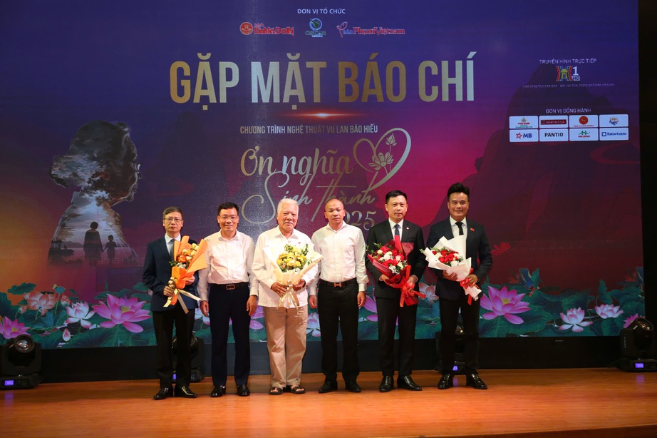 Bằng Kiều, Mỹ Linh, Phương Thanh góp mặt trong chương trình "Ơn nghĩa sinh thành 2025"- Ảnh 1.