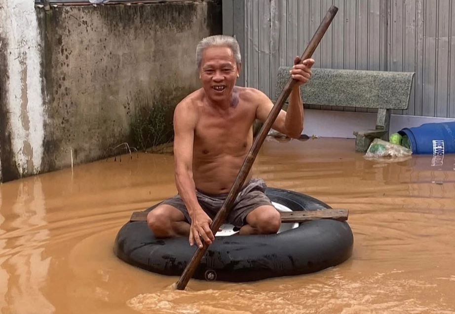 Nước sông Buông dâng cao, hàng trăm hộ dân Đồng Nai khổ sở chạy lũ- Ảnh 4. Nước sông Buông dâng cao, hàng trăm hộ dân Đồng Nai khổ sở chạy lũ- Ảnh 4.