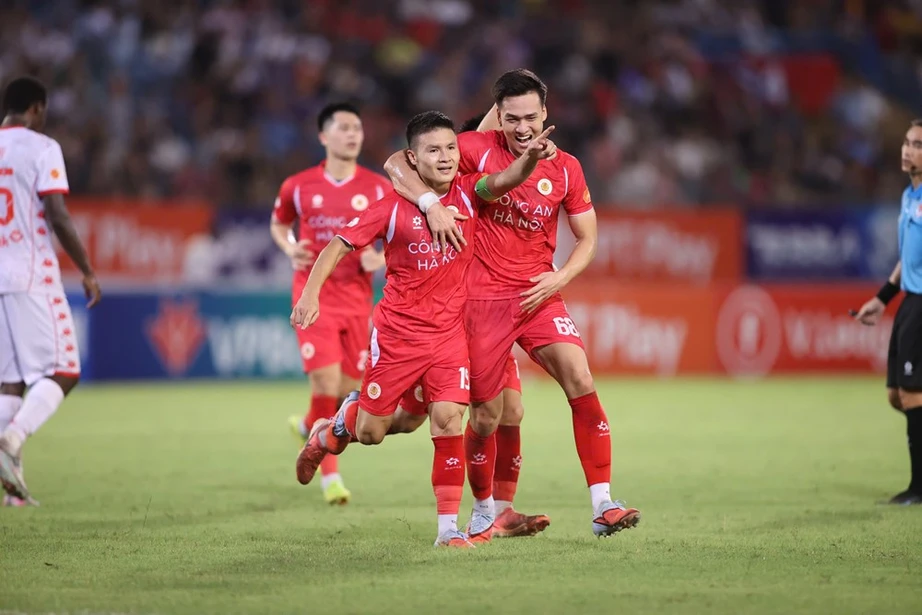 V-League: Công an Hà Nội thắng nhẹ Hải Phòng, Nam Định bị “cưa” điểm- Ảnh 1. V-League: Công an Hà Nội thắng nhẹ Hải Phòng, Nam Định bị “cưa” điểm- Ảnh 1.