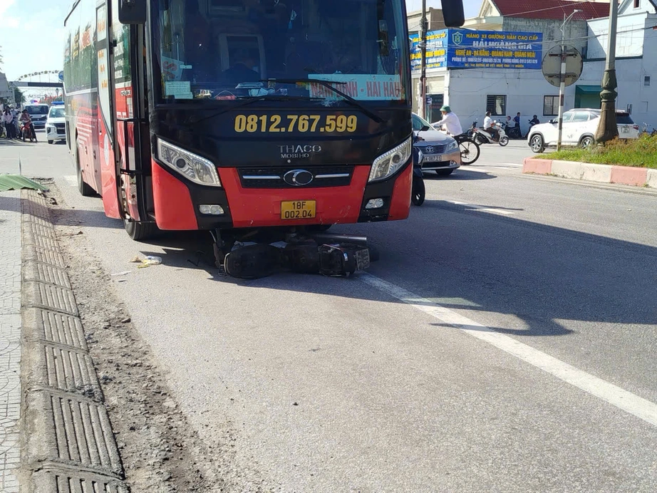 Tai nạn trên quốc lộ 1 đoạn qua Hà Tĩnh khiến một cụ ông tử vong- Ảnh 1. Tai nạn trên quốc lộ 1 đoạn qua Hà Tĩnh khiến một cụ ông tử vong- Ảnh 1.