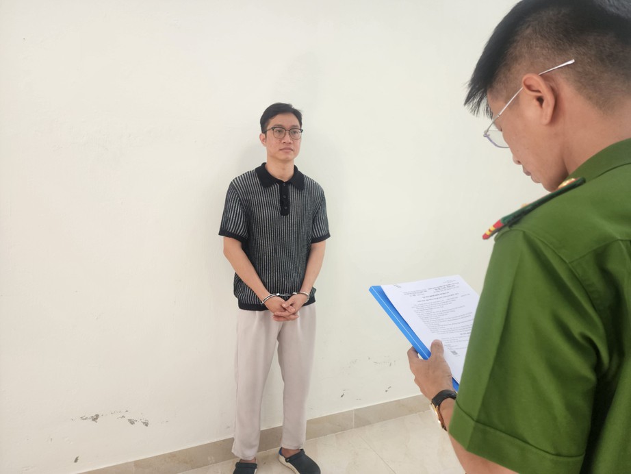 Công an Đà Nẵng bắt đối tượng dùng video nhạy cảm cưỡng dâm người yêu cũ- Ảnh 1. Công an Đà Nẵng bắt đối tượng dùng video nhạy cảm cưỡng dâm người yêu cũ- Ảnh 1.