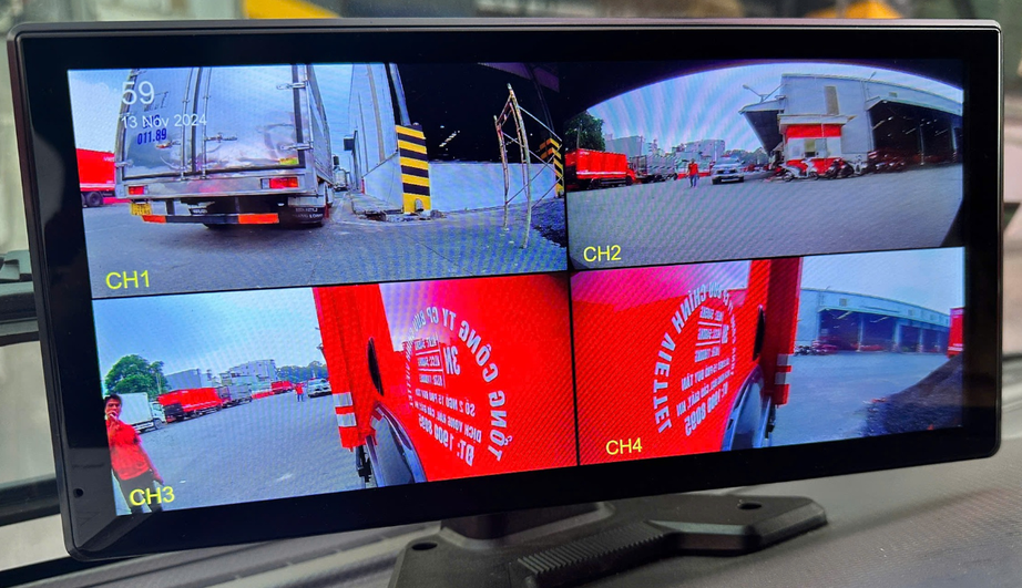 TP.HCM: Tai nạn giao thông phức tạp, công an cảnh báo "điểm mù" chết người- Ảnh 2. TP.HCM: Tai nạn giao thông phức tạp, công an cảnh báo "điểm mù" chết người- Ảnh 2.