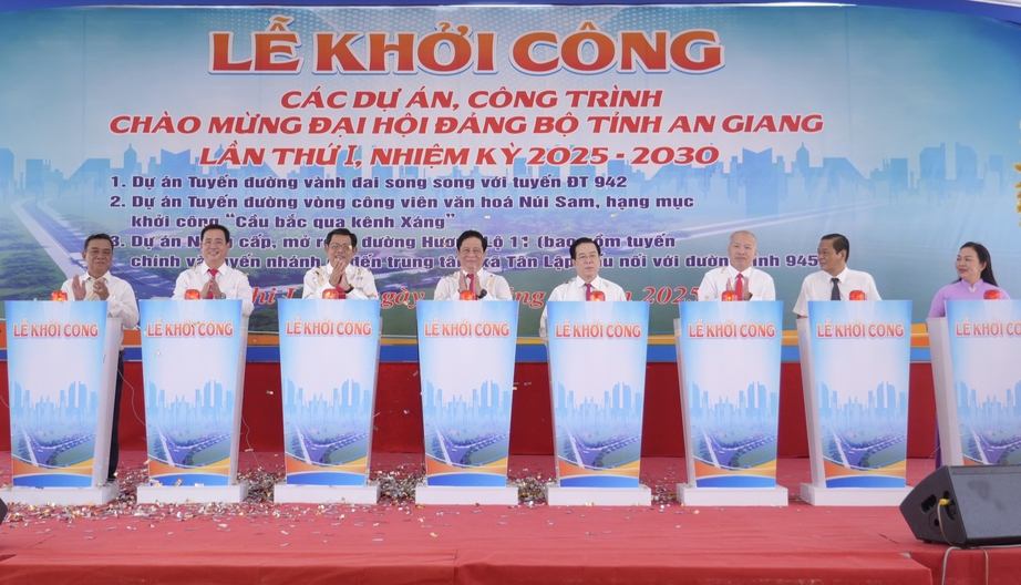Khởi công ba công trình giao thông 466 tỷ đồng chào mừng Đại hội Đảng bộ tỉnh An Giang- Ảnh 1. Khởi công ba công trình giao thông 466 tỷ đồng chào mừng Đại hội Đảng bộ tỉnh An Giang- Ảnh 1.