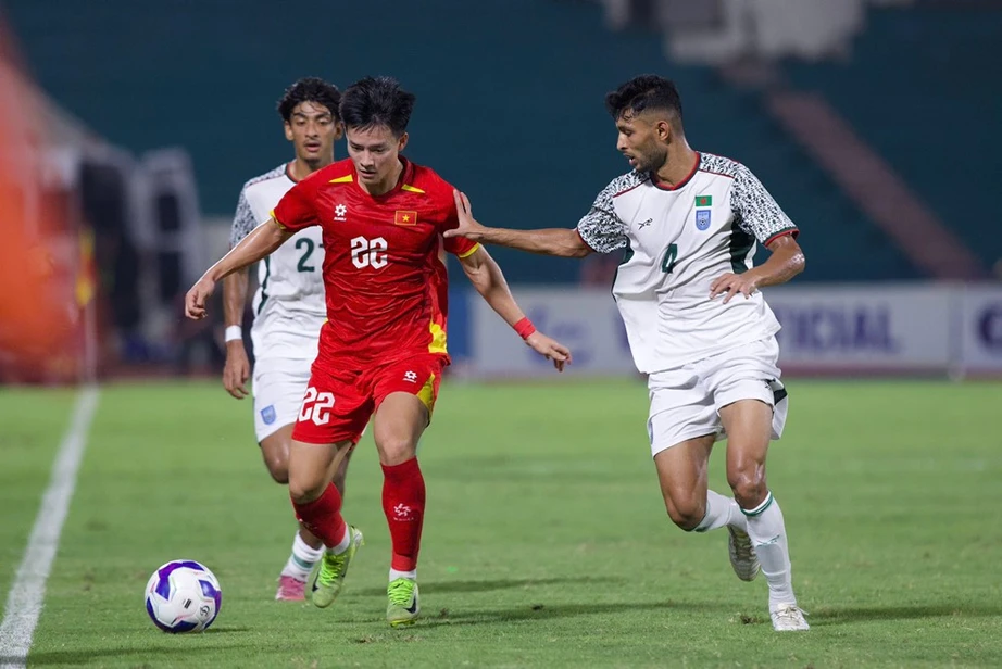 Sao Việt kiều tỏa sáng, U23 Việt Nam thắng 2-0 ở vòng loại giải châu Á- Ảnh 2. Sao Việt kiều tỏa sáng, U23 Việt Nam thắng 2-0 ở vòng loại giải châu Á- Ảnh 2.