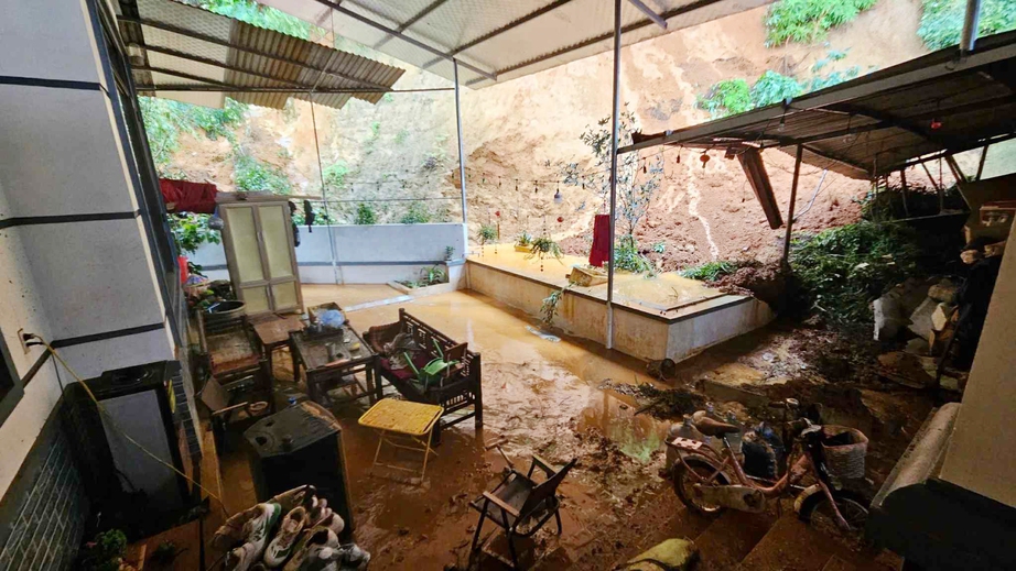 Hà Nội công bố tình huống khẩn cấp về thiên tai tại xã Suối Hai, Ba Vì- Ảnh 1. Hà Nội công bố tình huống khẩn cấp về thiên tai tại xã Suối Hai, Ba Vì- Ảnh 1.