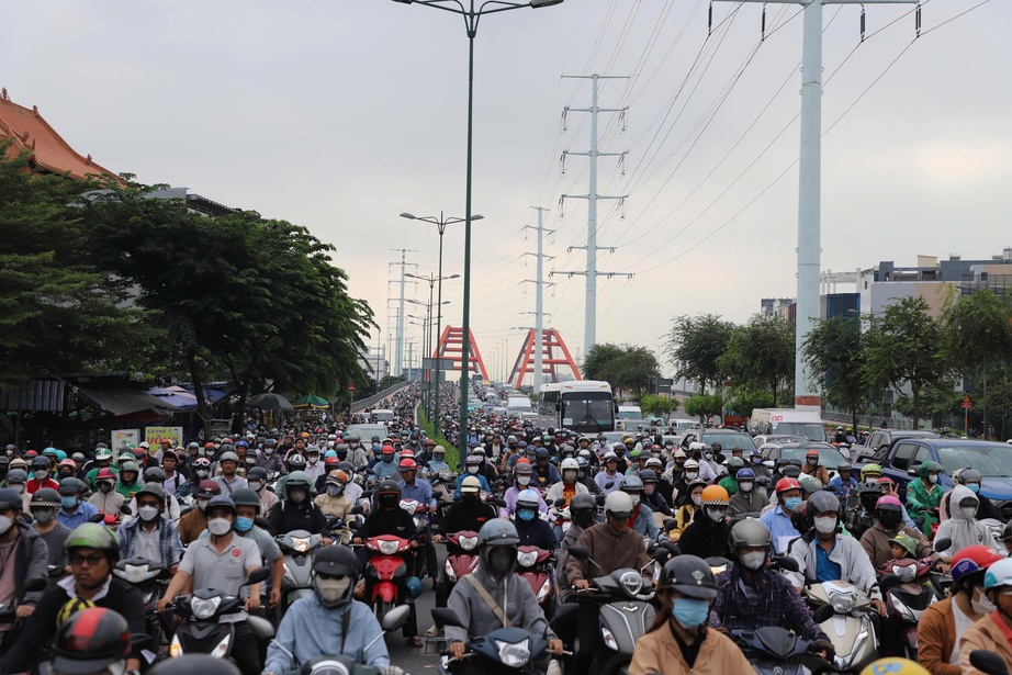 TP.HCM báo động “điểm đen” giao thông: 84% nạn nhân tử vong là người đi xe máy- Ảnh 2. TP.HCM báo động “điểm đen” giao thông: 84% nạn nhân tử vong là người đi xe máy- Ảnh 2.