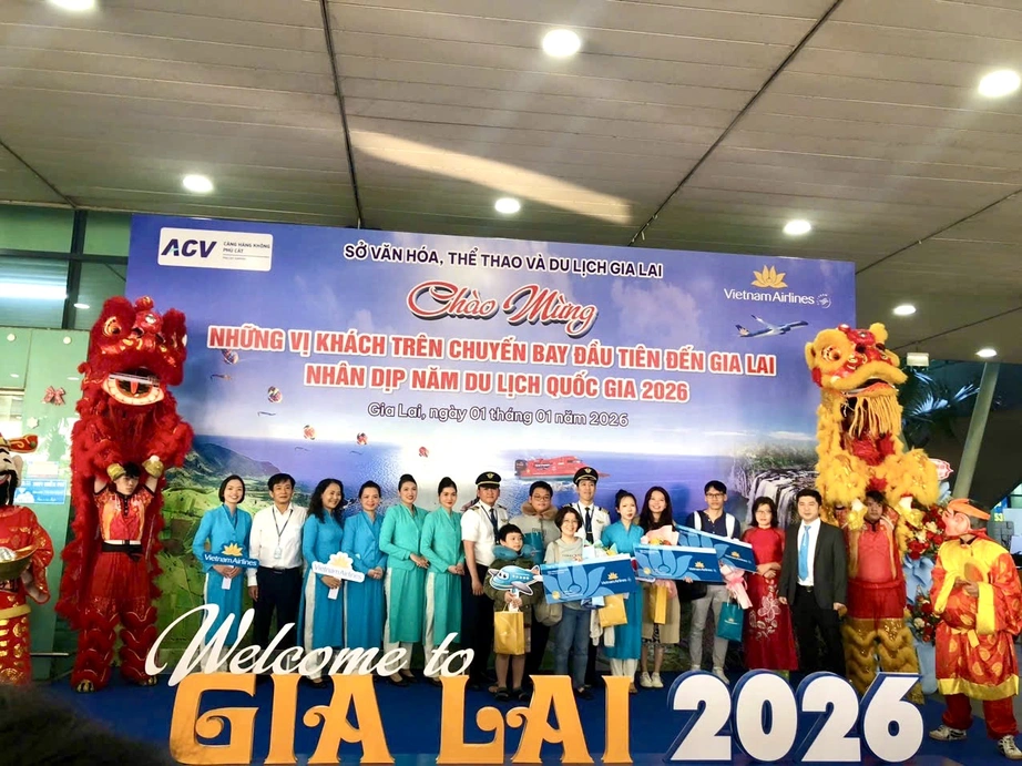 Gia Lai: Đón chuyến bay đầu tiên mở màn Năm Du lịch Quốc gia 2026- Ảnh 1. Gia Lai: Đón chuyến bay đầu tiên mở màn Năm Du lịch Quốc gia 2026- Ảnh 1.
