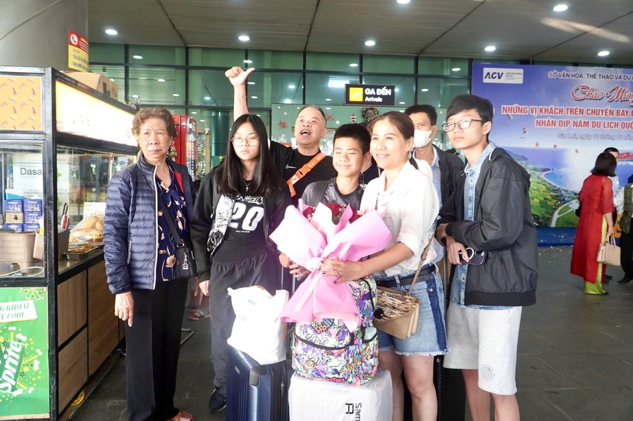 Gia Lai: Đón chuyến bay đầu tiên mở màn Năm Du lịch Quốc gia 2026- Ảnh 2. Gia Lai: Đón chuyến bay đầu tiên mở màn Năm Du lịch Quốc gia 2026- Ảnh 2.