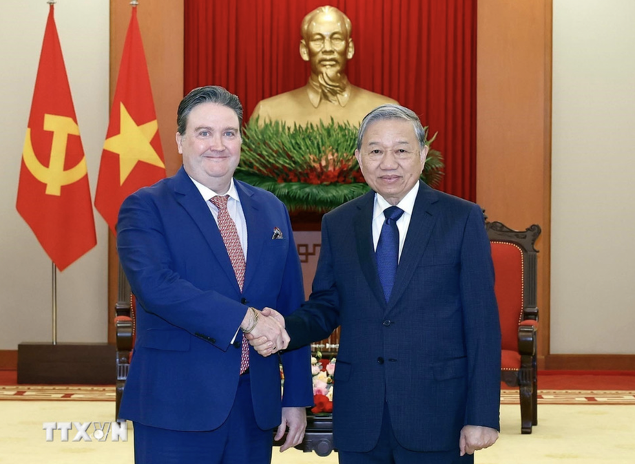 Đại sứ Hoa Kỳ Marc Knapper: "Việt Nam m&atilde;i l&agrave; nơi rất đặc biệt đối với t&ocirc;i v&agrave; gia đ&igrave;nh"- Ảnh 1.