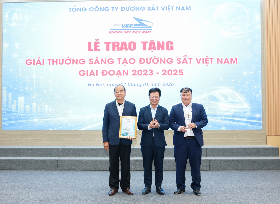 Đổi mới sáng tạo, chuyển đổi số lĩnh vực đường sắt thực chất, hiệu quả- Ảnh 3. Đổi mới sáng tạo, chuyển đổi số lĩnh vực đường sắt thực chất, hiệu quả- Ảnh 3.