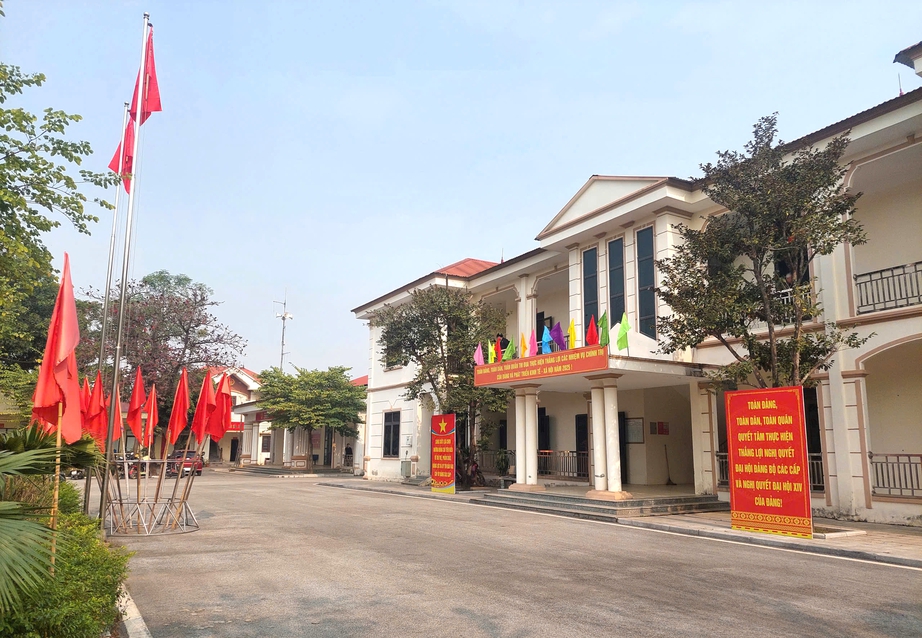 Phú Thọ: Chỉnh trang đô thị tạo khí thế chào mừng Đại hội Đảng toàn quốc lần thứ XIV- Ảnh 5. Phú Thọ: Chỉnh trang đô thị tạo khí thế chào mừng Đại hội Đảng toàn quốc lần thứ XIV- Ảnh 5.