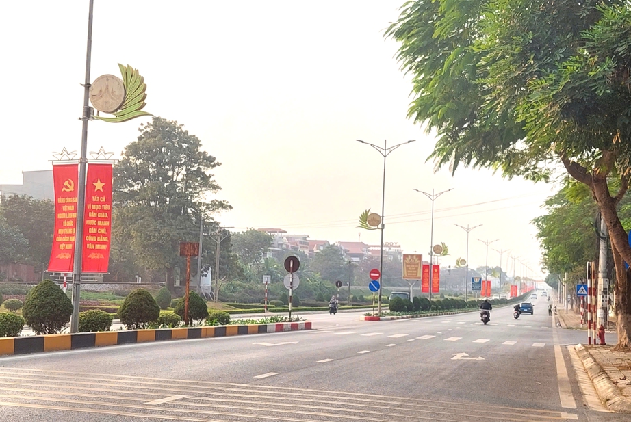 Phú Thọ: Chỉnh trang đô thị tạo khí thế chào mừng Đại hội Đảng toàn quốc lần thứ XIV- Ảnh 6. Phú Thọ: Chỉnh trang đô thị tạo khí thế chào mừng Đại hội Đảng toàn quốc lần thứ XIV- Ảnh 6.