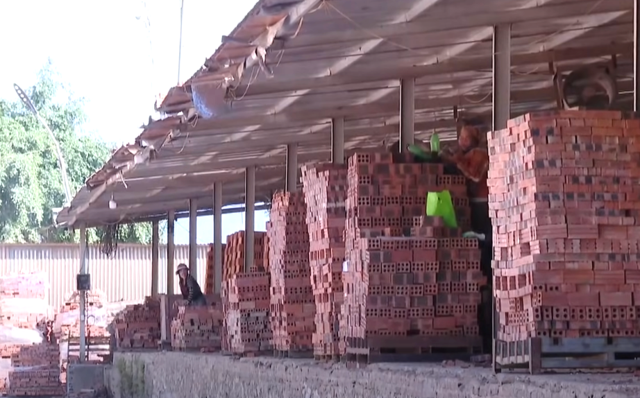 Nghệ An: Siết chặt quản l&yacute;, b&igrave;nh ổn gi&aacute; vật liệu x&acirc;y dựng- Ảnh 3.