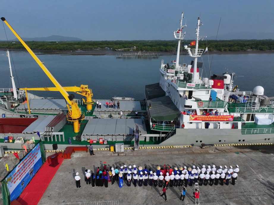 Tết nơi đầu s&oacute;ng: Nghĩa t&igrave;nh đất liền với biển đảo- Ảnh 3.