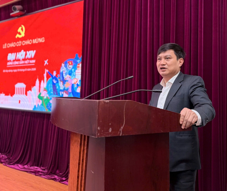 Đo&agrave;n Thanh ni&ecirc;n Bộ X&acirc;y dựng sinh hoạt ch&iacute;nh trị dưới cờ ch&agrave;o mừng Đại hội XIV của Đảng- Ảnh 1.