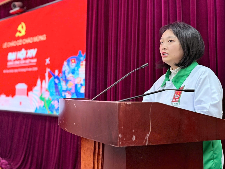 Đo&agrave;n Thanh ni&ecirc;n Bộ X&acirc;y dựng sinh hoạt ch&iacute;nh trị dưới cờ ch&agrave;o mừng Đại hội XIV của Đảng- Ảnh 2.