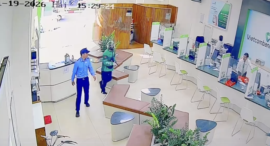 Vụ cướp ng&acirc;n h&agrave;ng ở Gia Lai: X&aacute;c minh số tiền bị cướp khoảng 1,8 tỷ đồng- Ảnh 2.