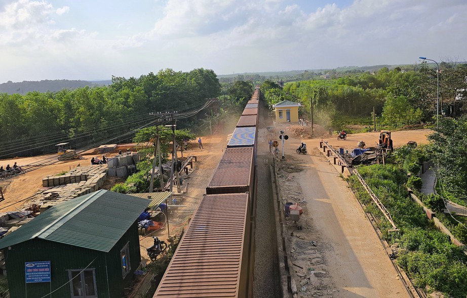C&ocirc;ng tr&igrave;nh dịch chuyển, mở rộng đường ngang ở Quảng Trị đang triển khai thế n&agrave;o?- Ảnh 11.