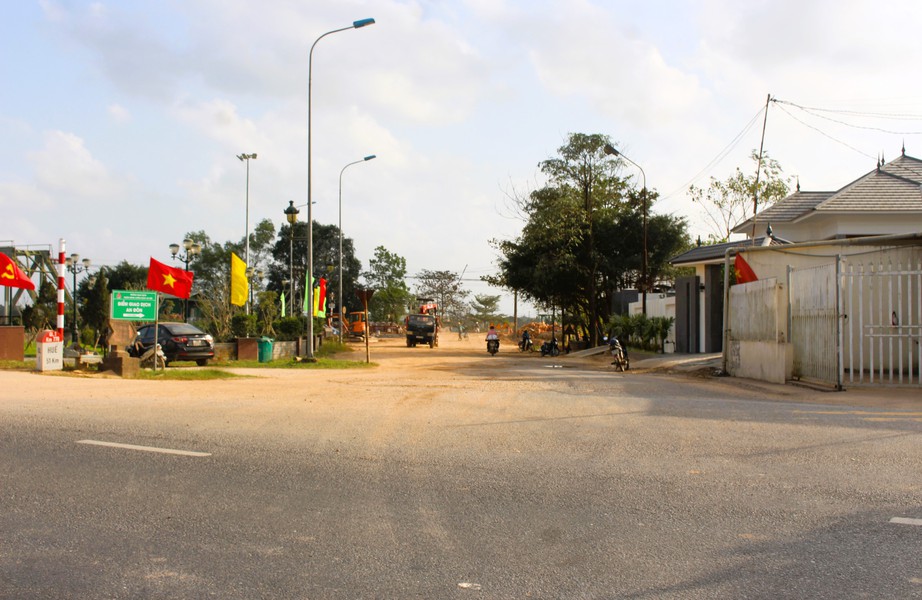 C&ocirc;ng tr&igrave;nh dịch chuyển, mở rộng đường ngang ở Quảng Trị đang triển khai thế n&agrave;o?- Ảnh 8.