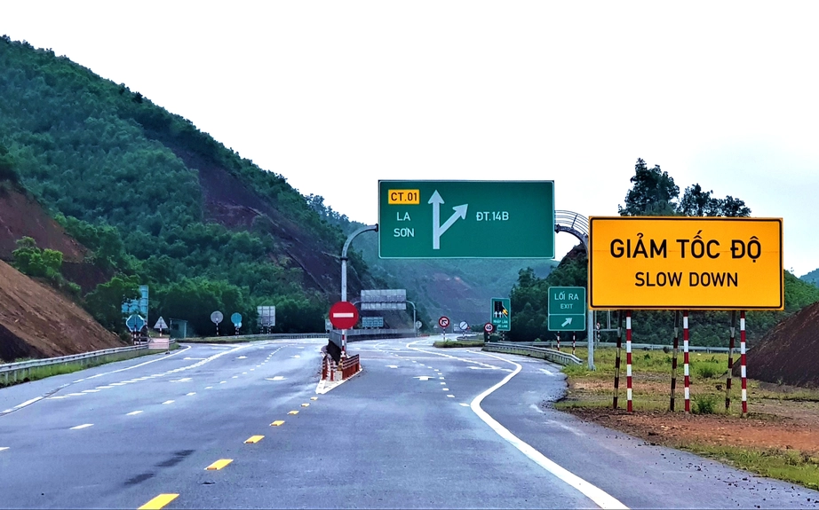 Xin điều chỉnh tổng mức đầu tư cao tốc La Sơn - H&ograve;a Li&ecirc;n l&ecirc;n 3.538 tỷ đồng- Ảnh 5.