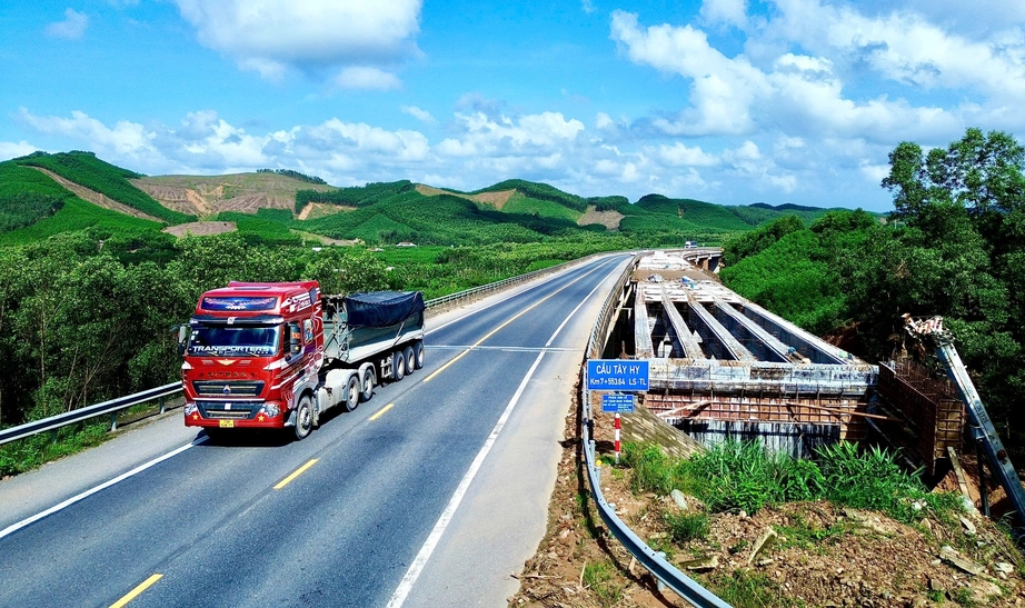 Xin điều chỉnh tổng mức đầu tư cao tốc La Sơn - H&ograve;a Li&ecirc;n l&ecirc;n 3.538 tỷ đồng- Ảnh 9.