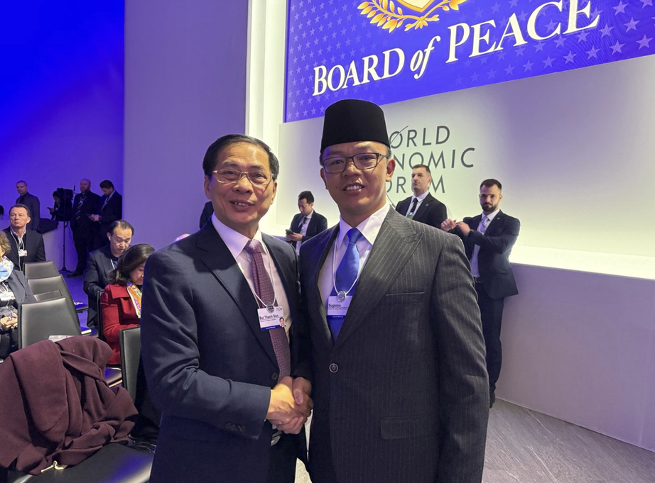 Phó Thủ tướng dự Lễ ký Hiến chương Hội đồng Hòa bình về chấm dứt xung đột tại Dải Gaza- Ảnh 3. Phó Thủ tướng dự Lễ ký Hiến chương Hội đồng Hòa bình về chấm dứt xung đột tại Dải Gaza- Ảnh 3.