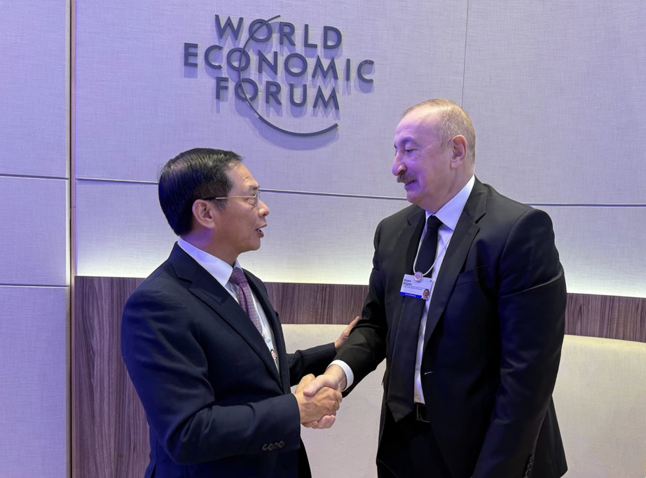 Phó Thủ tướng dự Lễ ký Hiến chương Hội đồng Hòa bình về chấm dứt xung đột tại Dải Gaza- Ảnh 2. Phó Thủ tướng dự Lễ ký Hiến chương Hội đồng Hòa bình về chấm dứt xung đột tại Dải Gaza- Ảnh 2.