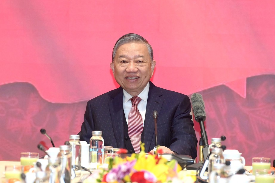 Tổng Bí thư: Phải thể hiện hình ảnh Việt Nam mới, sẵn sàng đóng góp tích cực với quốc tế- Ảnh 1. Tổng Bí thư: Phải thể hiện hình ảnh Việt Nam mới, sẵn sàng đóng góp tích cực với quốc tế- Ảnh 1.