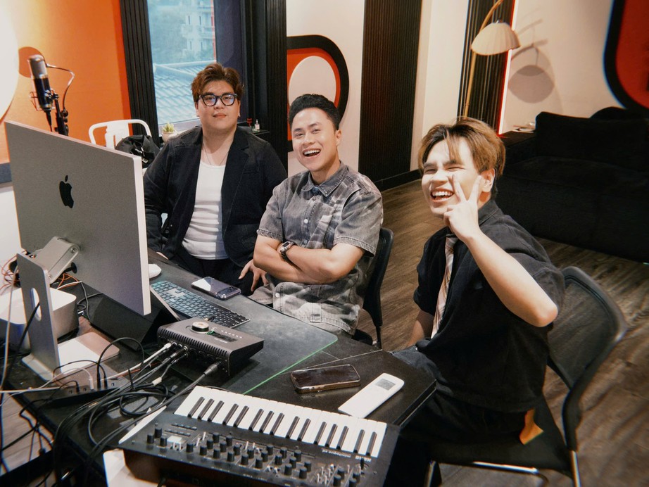 DTAP chia sẻ khi lập cú đúp “Nhà sản xuất âm nhạc của năm” và “Album của năm”- Ảnh 2. DTAP chia sẻ khi lập cú đúp “Nhà sản xuất âm nhạc của năm” và “Album của năm”- Ảnh 2.