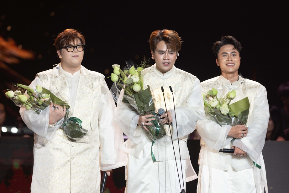 DTAP chia sẻ khi lập cú đúp “Nhà sản xuất âm nhạc của năm” và “Album của năm”- Ảnh 1. DTAP chia sẻ khi lập cú đúp “Nhà sản xuất âm nhạc của năm” và “Album của năm”- Ảnh 1.