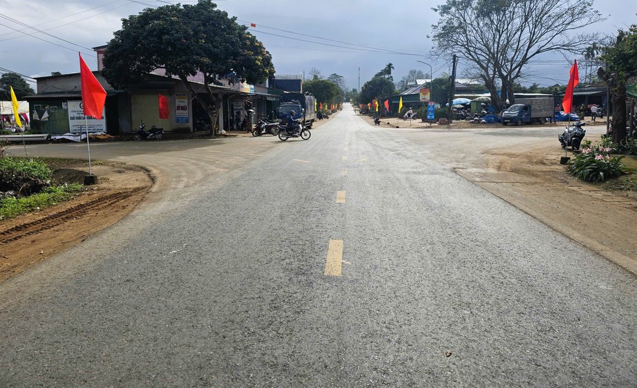 Quảng Trị: Tổ chức lại giao th&ocirc;ng, bổ sung biển b&aacute;o tại n&uacute;t giao tỉnh lộ 575B v&agrave; 576- Ảnh 1.