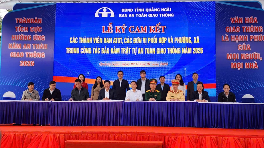 Quảng Ngãi: Đồng bộ nhiều giải pháp, không để xảy ra TNGT đặc biệt nghiêm trọng năm 2026- Ảnh 2. Quảng Ngãi: Đồng bộ nhiều giải pháp, không để xảy ra TNGT đặc biệt nghiêm trọng năm 2026- Ảnh 2.
