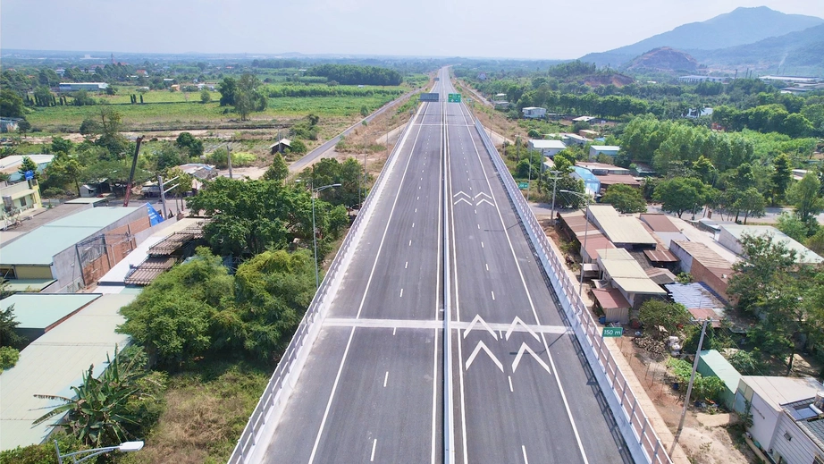 Giải bài toán kết nối và thu phí để khai thác tạm cao tốc Biên Hòa - Vũng Tàu trước Tết- Ảnh 2. Giải bài toán kết nối và thu phí để khai thác tạm cao tốc Biên Hòa - Vũng Tàu trước Tết- Ảnh 2.