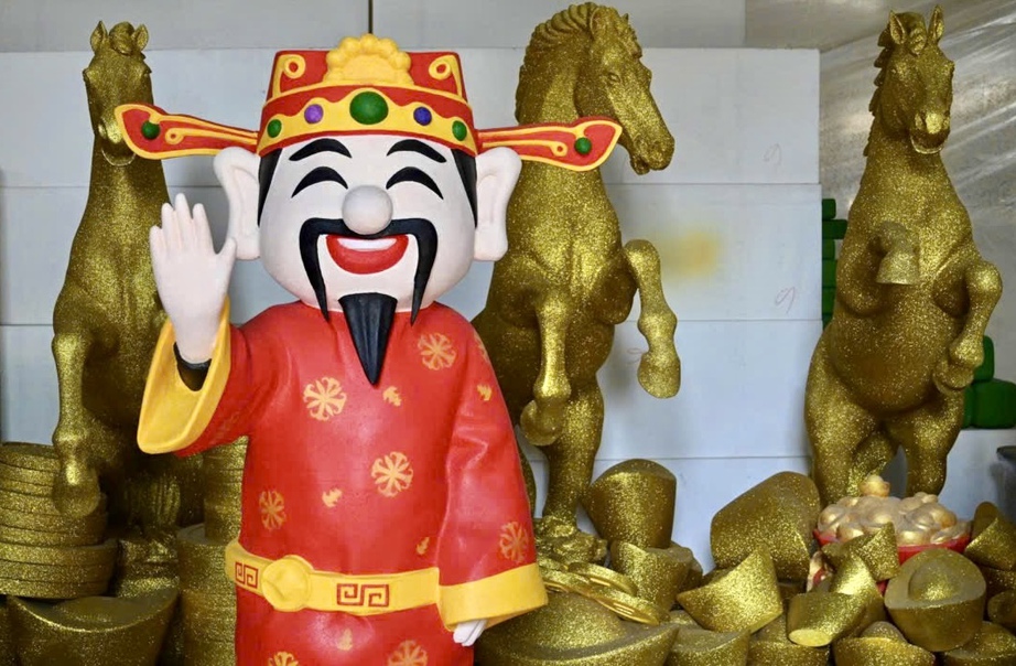 B&ecirc;n trong xưởng linh vật ngựa B&iacute;nh Ngọ ở Đồng Nai những ng&agrave;y cao điểm Tết- Ảnh 19.