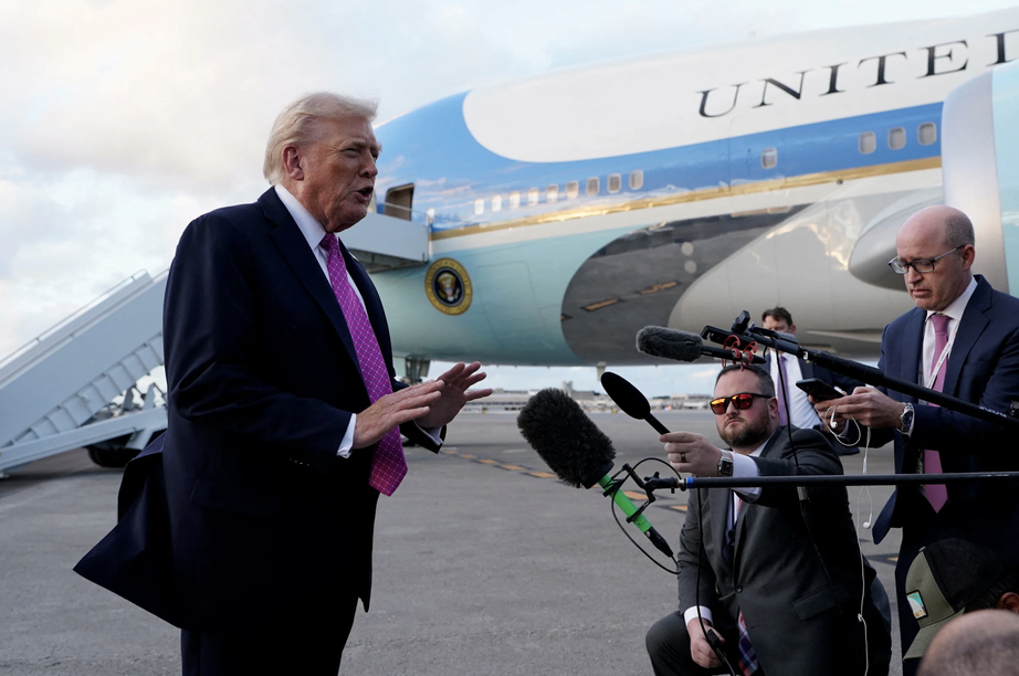 Florida tính đổi tên một sân bay quốc tế theo tên Tổng thống Donald Trump- Ảnh 1. Florida tính đổi tên một sân bay quốc tế theo tên Tổng thống Donald Trump- Ảnh 1.