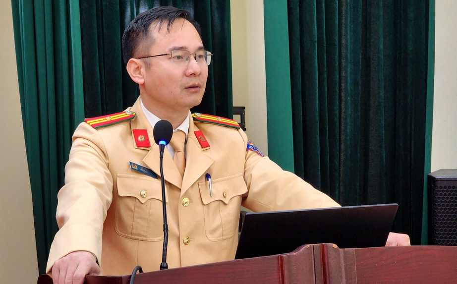 Bắc Ninh: Hơn 100 doanh nghiệp k&yacute; cam kết chấp h&agrave;nh ph&aacute;p luật về trật tự ATGT- Ảnh 1.