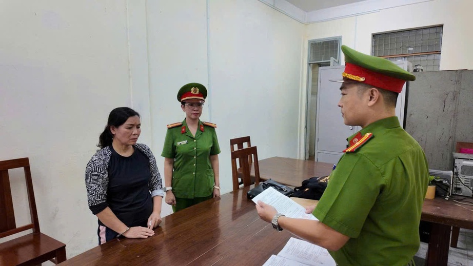 Bắt giam 2 đối tượng lừa "chạy" suất nh&agrave; ở x&atilde; hội, chiếm đoạt 1,2 tỷ đồng- Ảnh 1.