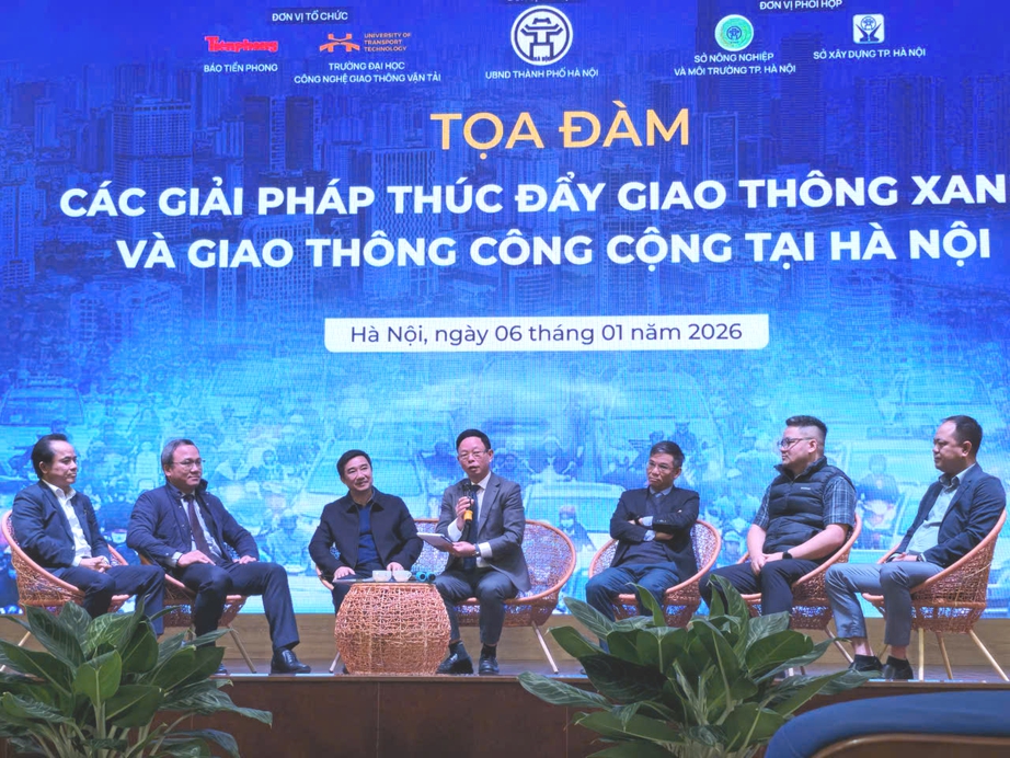 Thúc đẩy giao thông xanh để giảm ô nhiễm- Ảnh 1. Thúc đẩy giao thông xanh để giảm ô nhiễm- Ảnh 1.