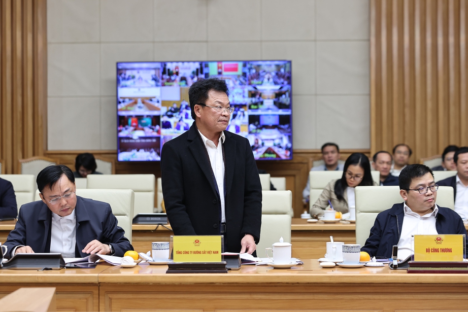 Thủ tướng: Khẩn trương đề xuất c&ocirc;ng nghệ, h&igrave;nh thức đầu tư đường sắt tốc độ cao Bắc - Nam- Ảnh 4.