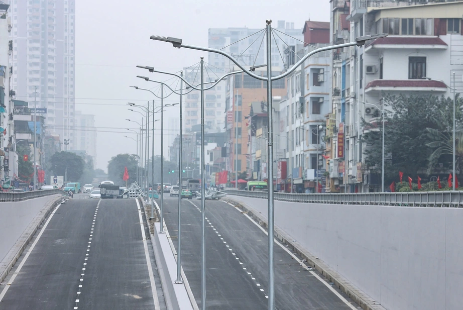 H&agrave; Nội khai th&aacute;c tạm hầm chui Kim Đồng - Giải Ph&oacute;ng, tổ chức ph&acirc;n luồng giao th&ocirc;ng từ 10/2- Ảnh 1.